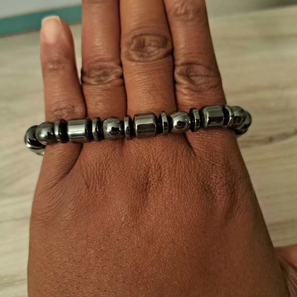 Hematite Stone Stretch Bracelet 7-9in - Picture 2 of 3